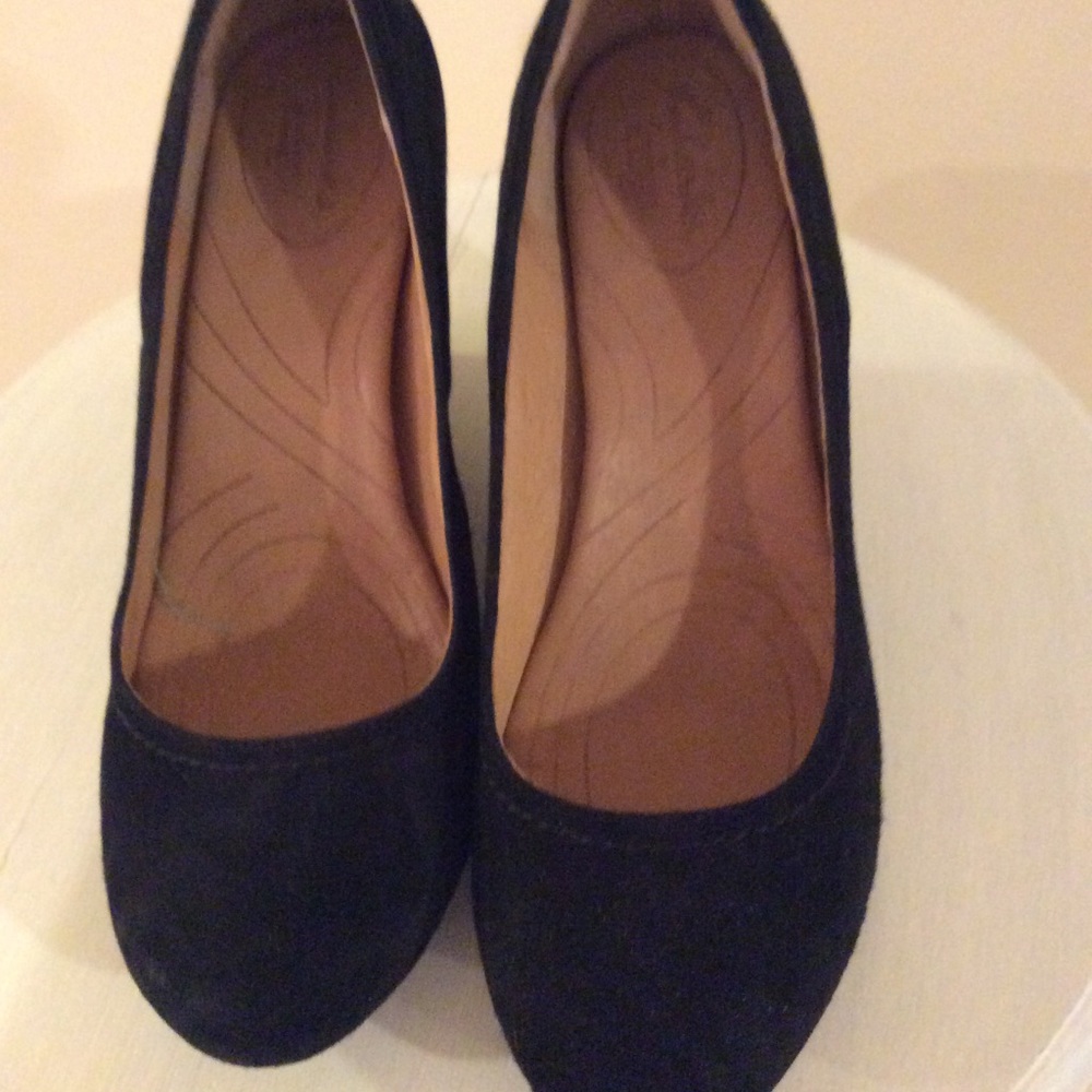 Clark’s Indigo Black Suede Wedges
